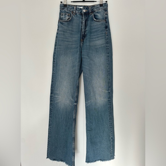 Zara Straight Leg Blue Jeans - Picture 1 of 3